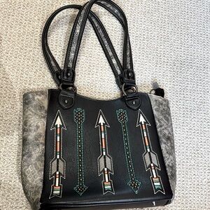 American Bling leather over the shoulder purse /tote. Western arrows.